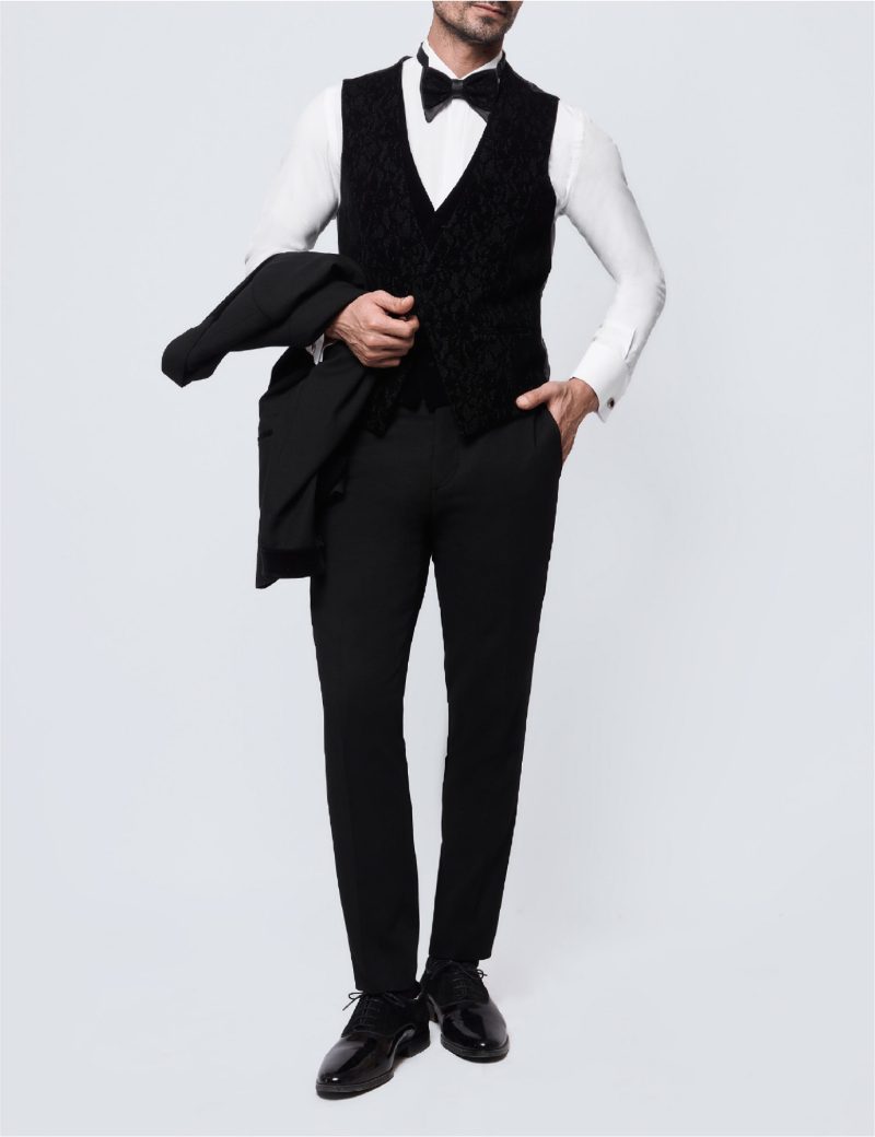Tuxedo suit with a velvet lapel