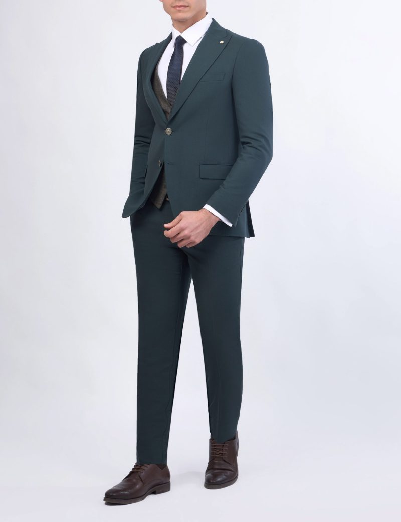 Slim Fit Classic Suit With a Vest