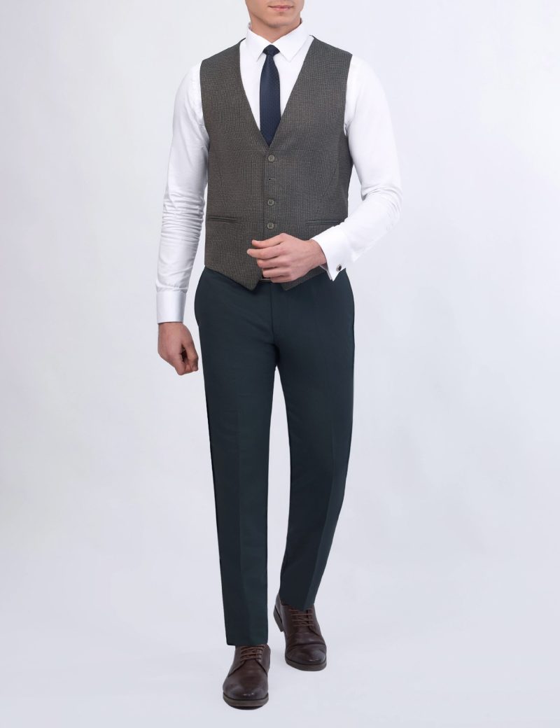 Slim Fit Classic Suit With a Vest
