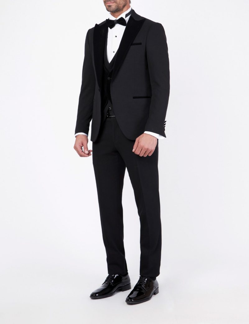 Tuxedo suit with a velvet lapel