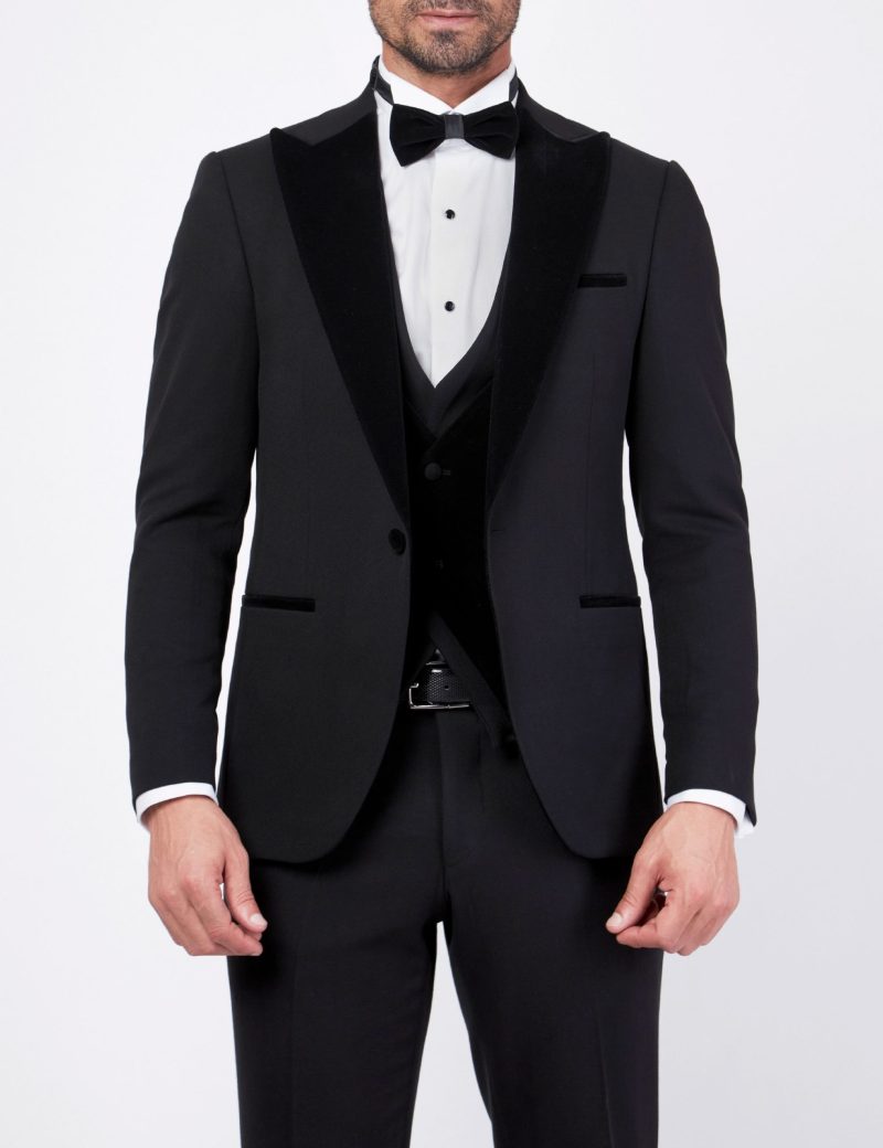 Tuxedo suit with a velvet lapel