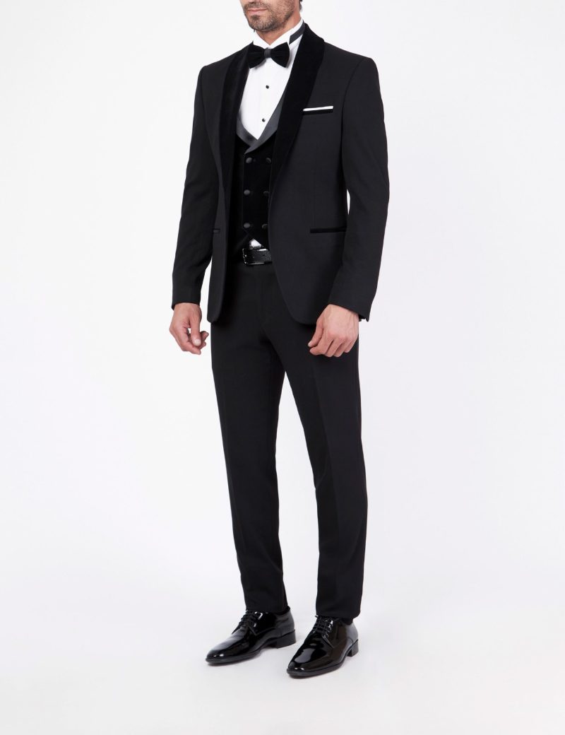 Tuxedo suit with a velvet lapel