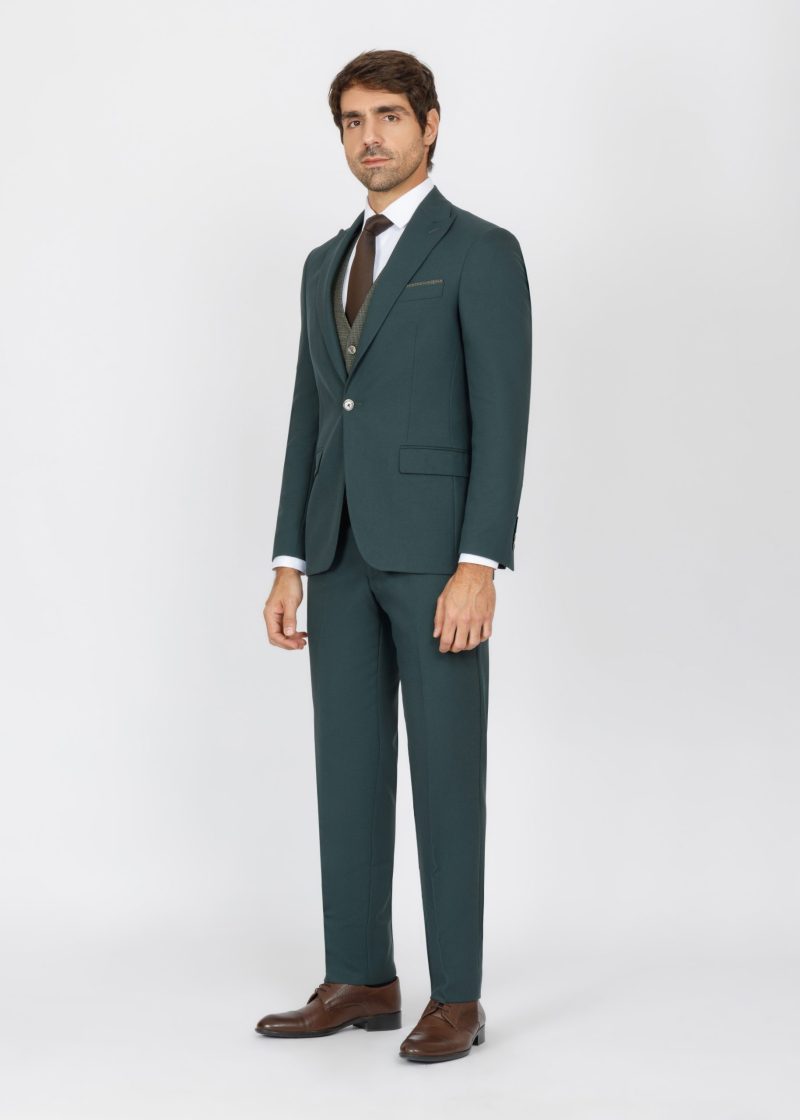 Slim Fit Suit with Peak Lapel and Flap Pockets