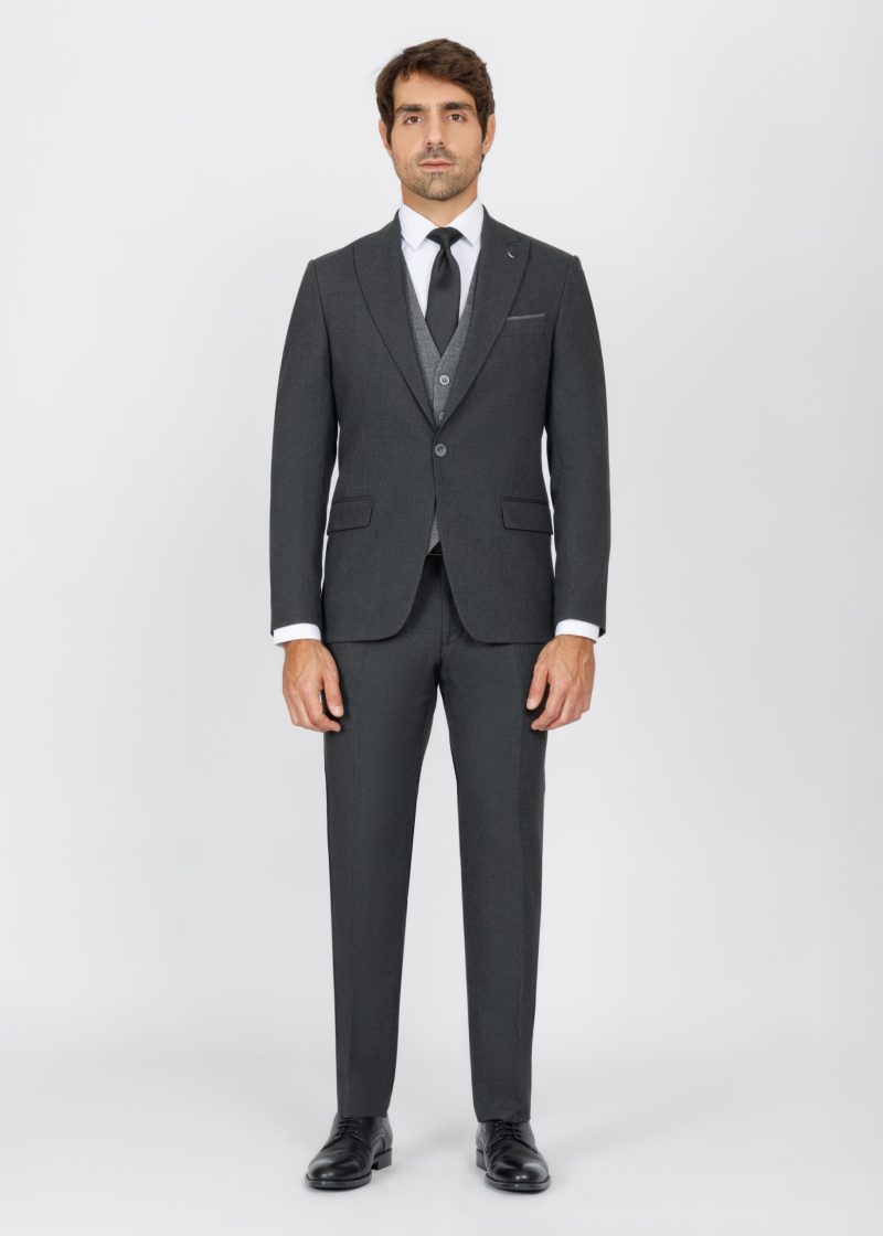 Slim Fit Suit with Peak Lapel and Flap Pockets