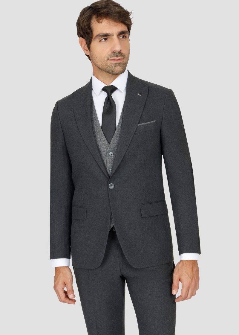 Slim Fit Suit with Peak Lapel and Flap Pockets