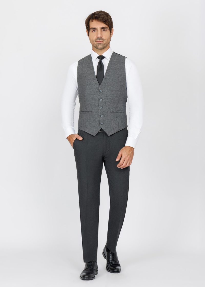 Slim Fit Suit with Peak Lapel and Flap Pockets