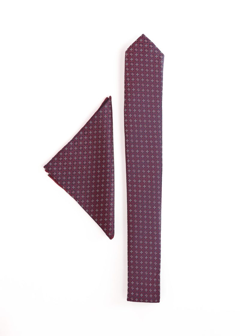 TH003M00-Maroon-6 Handkerchief tie with white and navy pattern