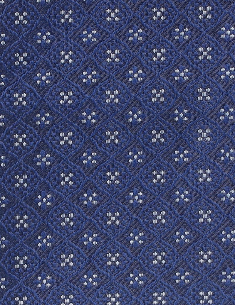 Handkerchief tie with white pattern