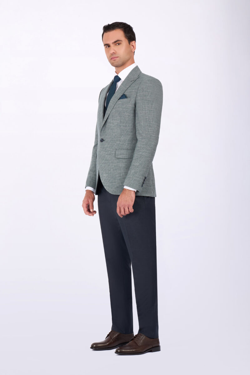 Slim Fit Suit with Peak Lapel & Mismatch Design