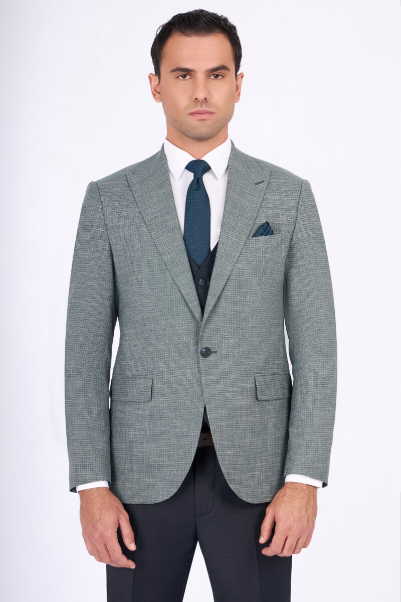 Slim Fit Suit with Peak Lapel & Mismatch Design