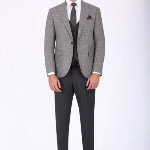 Slim Fit Suit with Peak Lapel & Mismatch Design