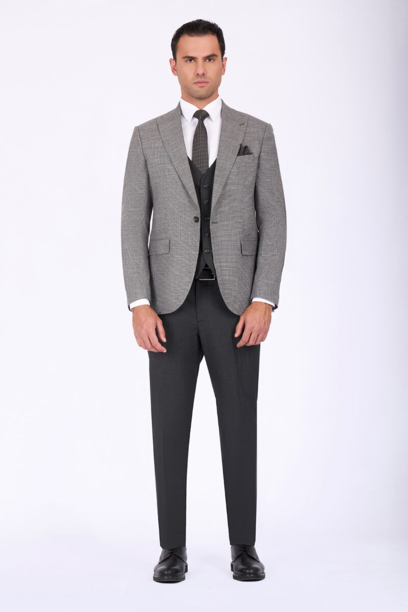 Slim Fit Suit with Peak Lapel & Mismatch Design