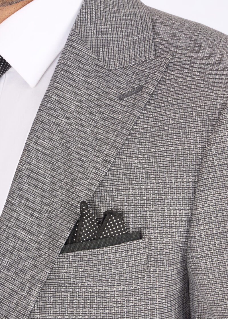 Slim Fit Suit with Peak Lapel & Mismatch Design