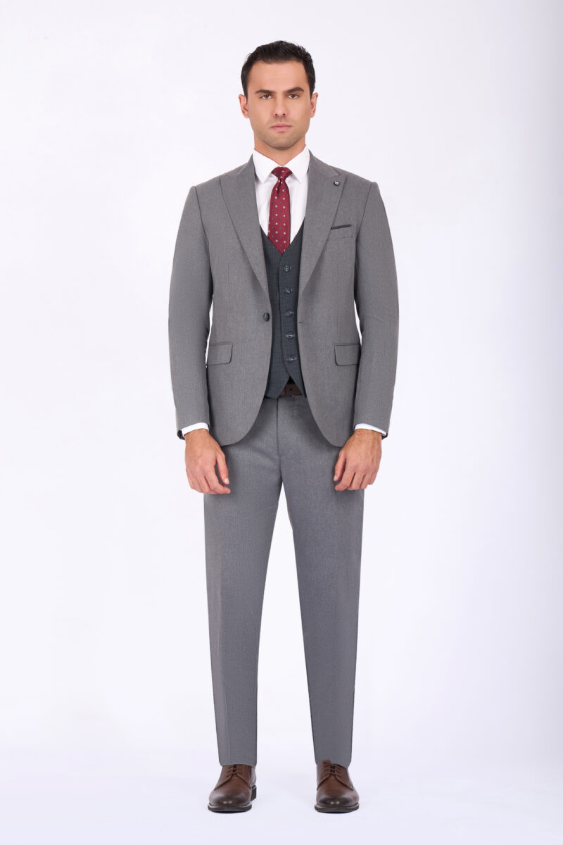 Slim Fit Suit with Peak Lapel & Single-Breasted Vest
