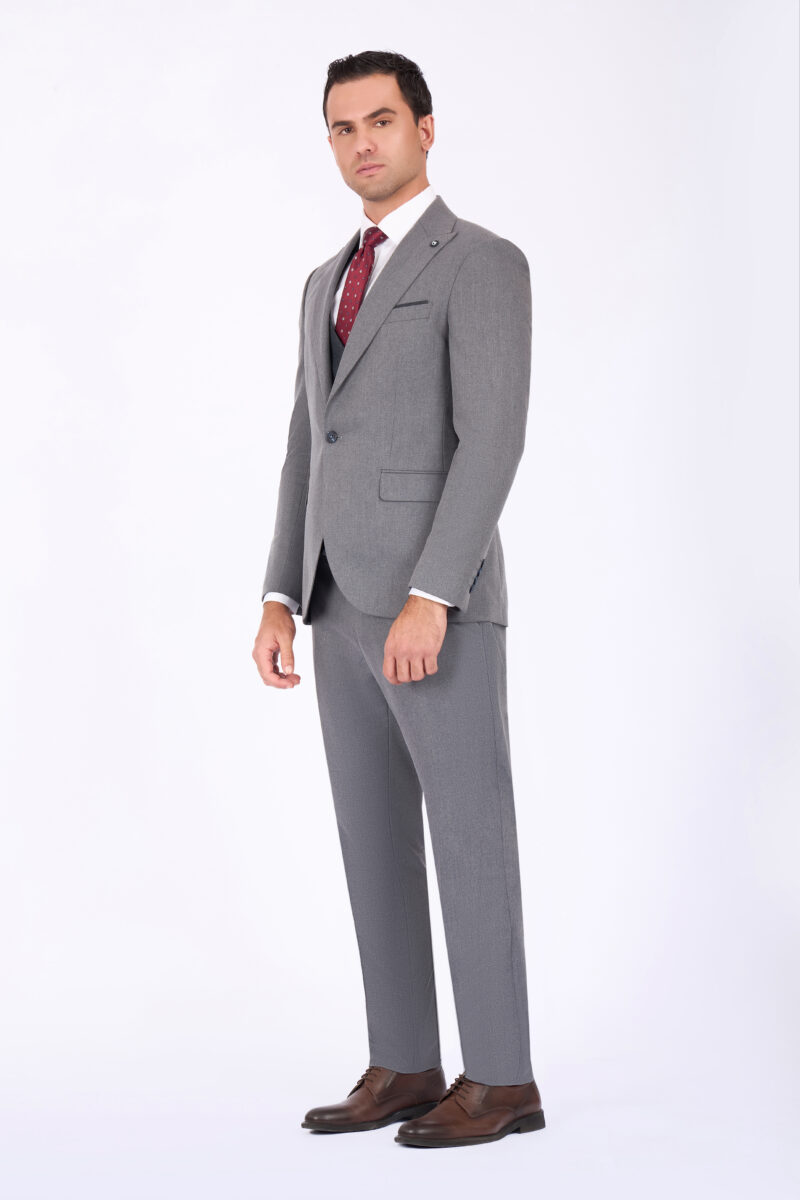 Slim Fit Suit with Peak Lapel & Single-Breasted Vest