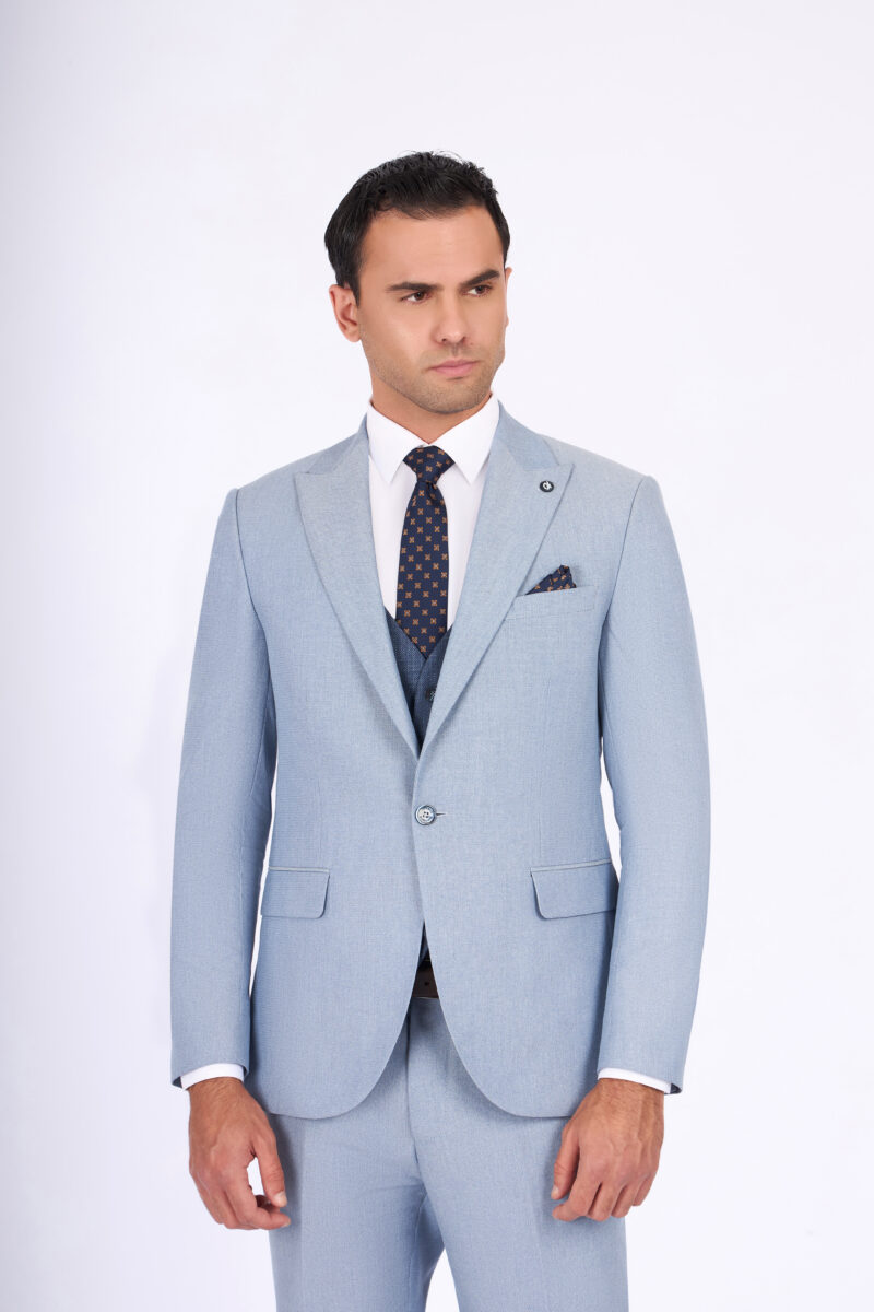Slim Fit Suit with Peak Lapel & Single-Breasted Vest
