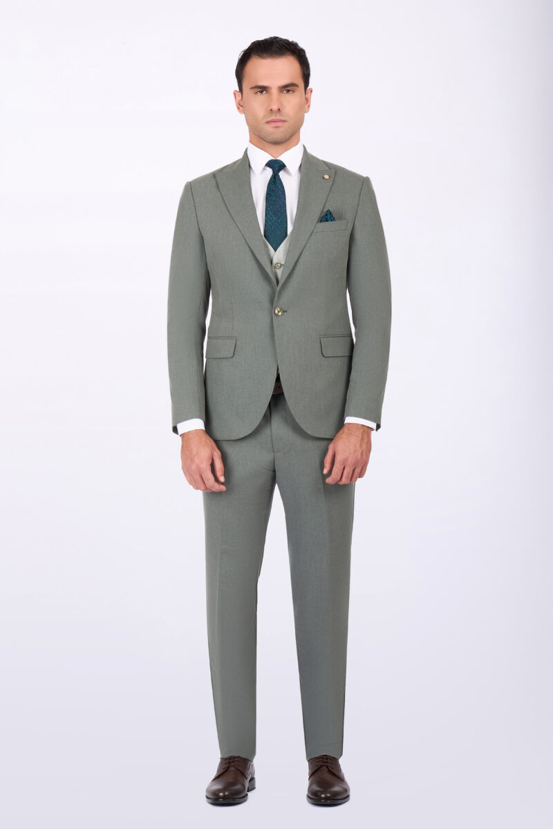 Slim Fit Suit with Peak Lapel & Single-Breasted Vest